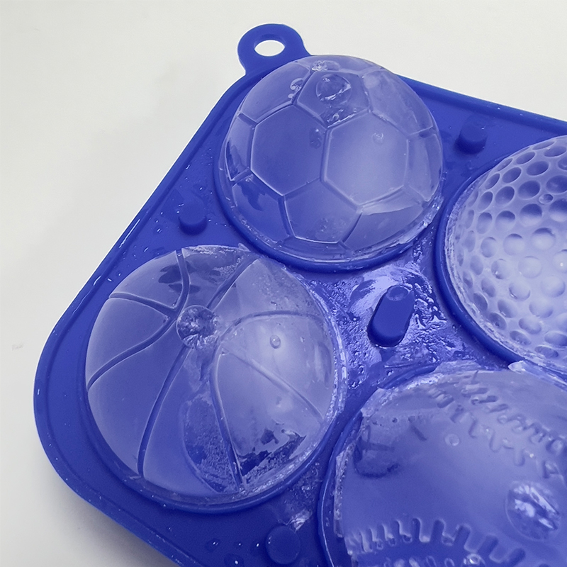 4 Grid Sports Ice-Cubes Mold Silicone Ice Tray (1)