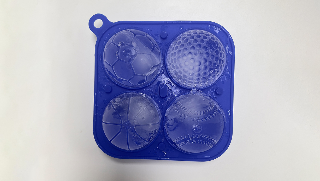 4 Grid Sports Ice-Cubes Mold Silicone Ice Tray1